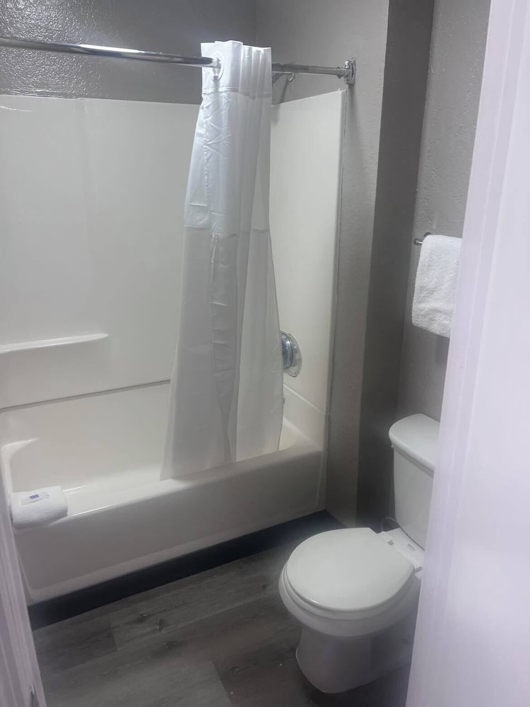 Deluxe Room, 2 Double Beds, Non Smoking, Refrigerator & Microwave photo 2