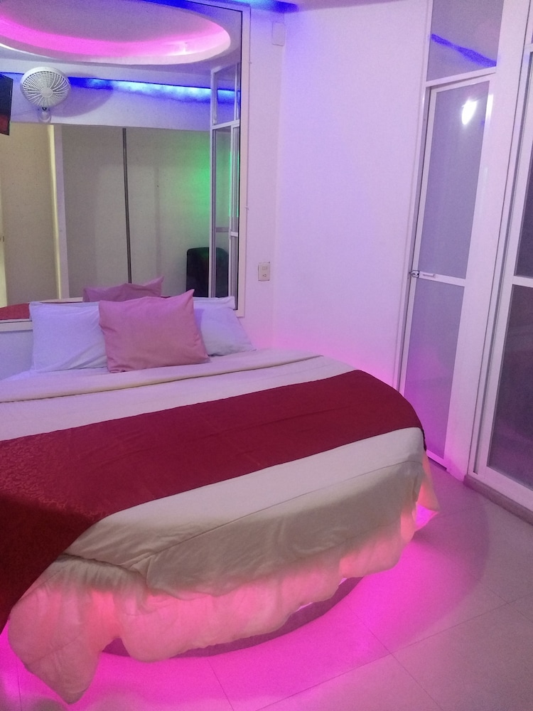 Deluxe Suite, 1 King Bed photo 1