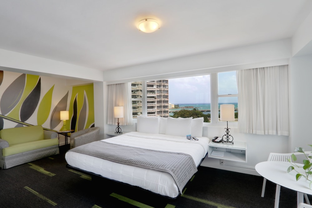 Premium Room, 1 King Bed, Ocean View - Photo 5