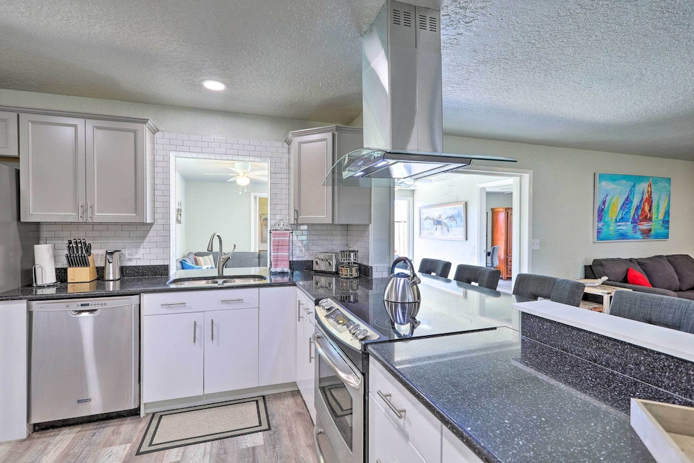 House (4 Bedrooms) photo 2