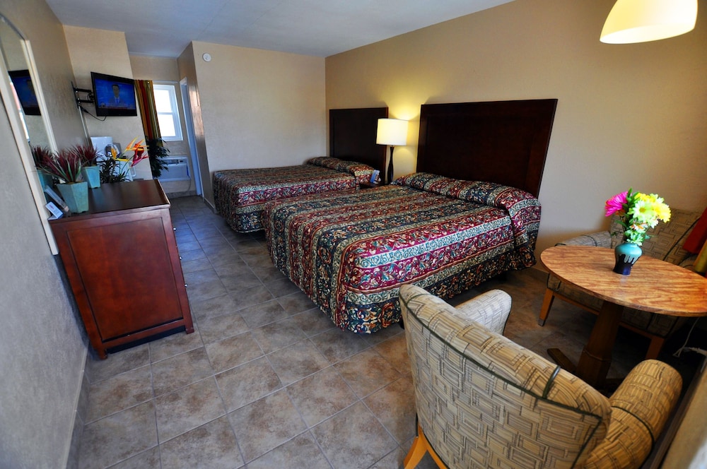Deluxe Double Room, 2 Queen Beds photo 1