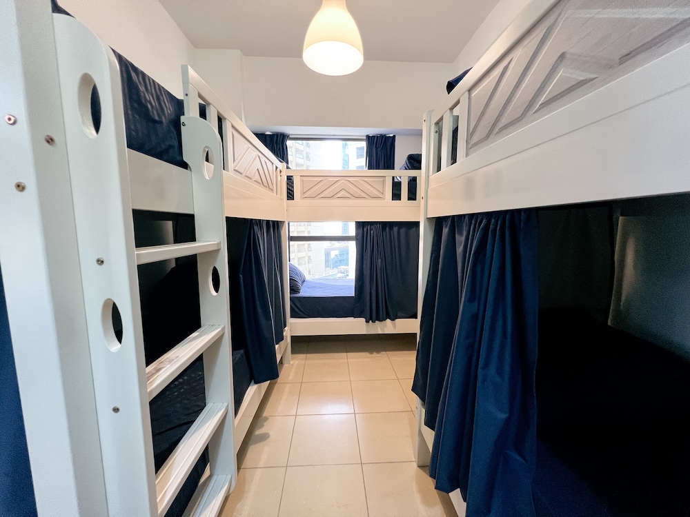 Standard Shared Dormitory, Mixed Dorm, Ensuite, Ocean View photo 3