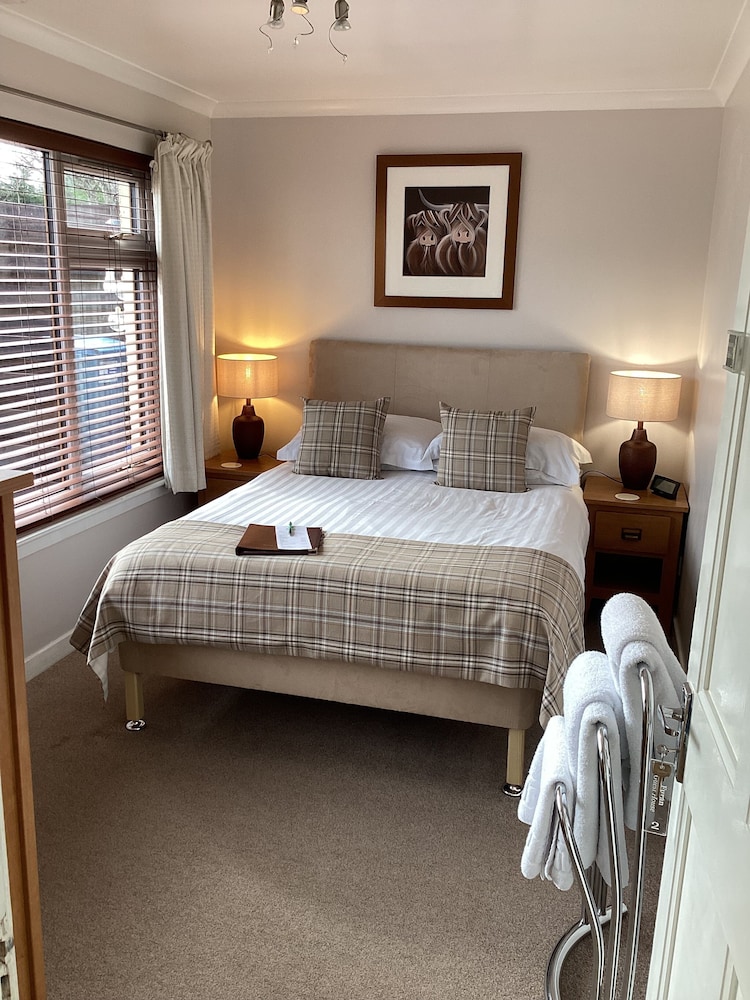 Family Suite, 3 Bedrooms, Shared Bathroom photo 2