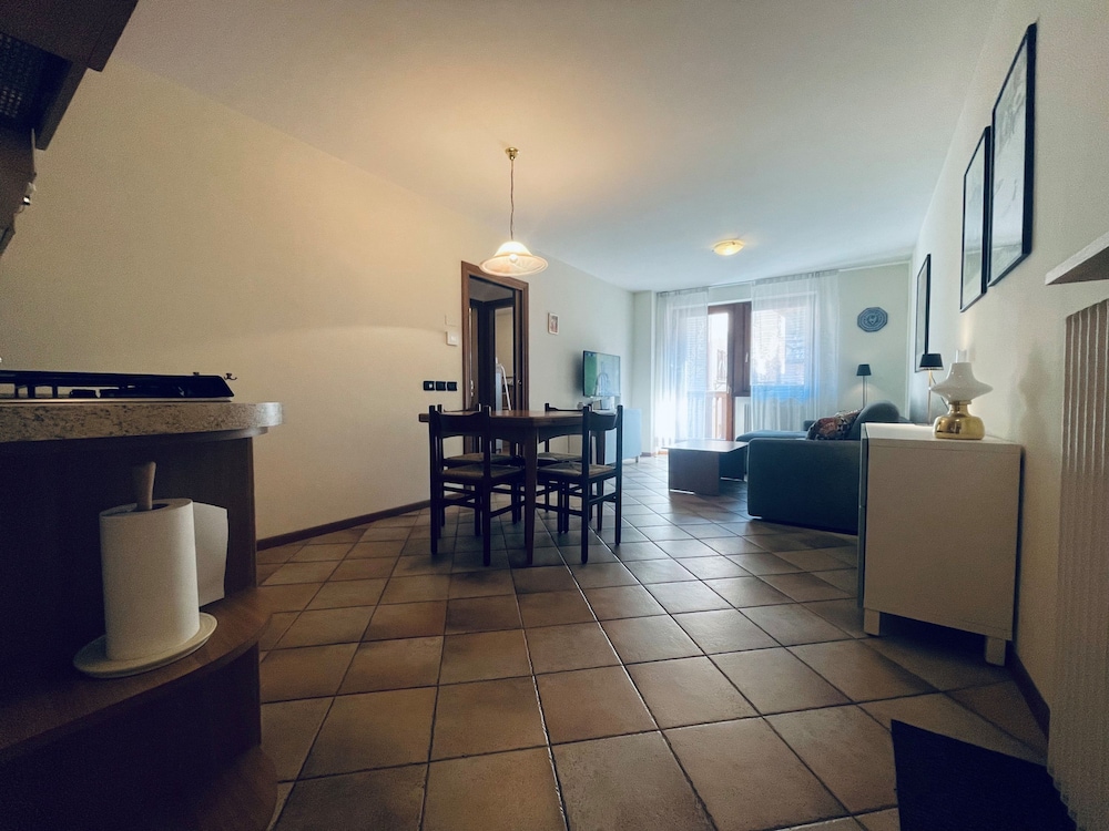 Apartment photo 2