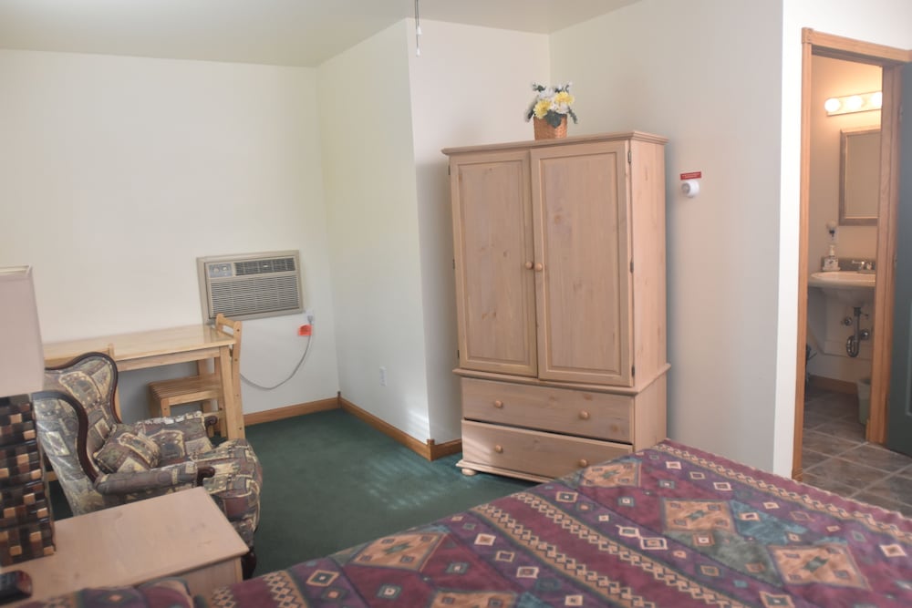 Deluxe Single Room, 1 Queen Bed photo 1