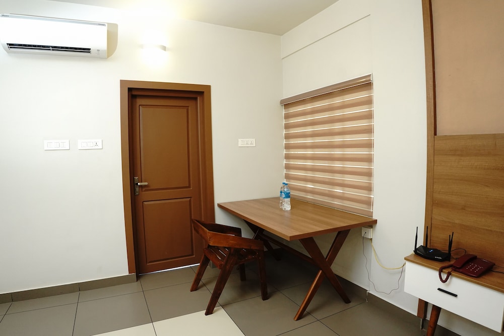 Deluxe Twin Room, 2 Bedrooms, Accessible, Courtyard View photo 3