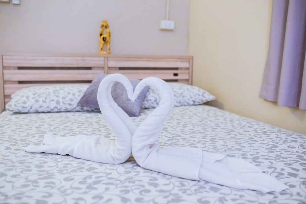 Standard Quadruple Room, 2 Double Beds, Private Bathroom, Courtyard Area photo 2