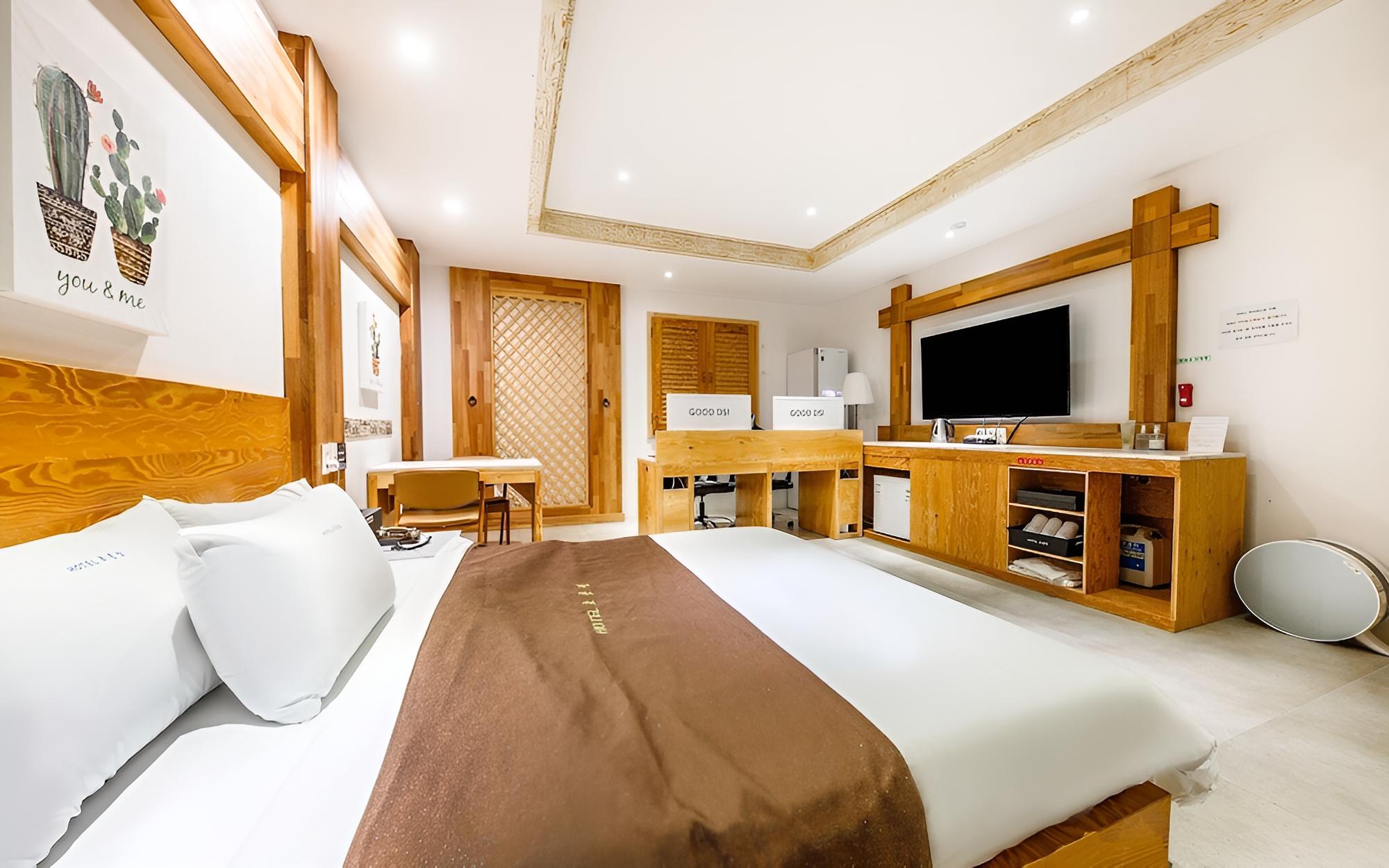 Room (Gaming 2PC (styler air purifier)) photo 3