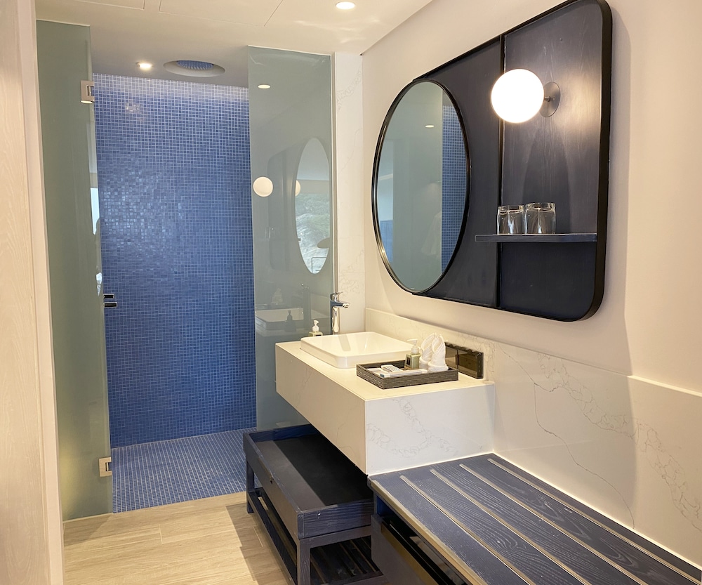 Sky Pool Suite 2 Bedrooms - Photo 9
