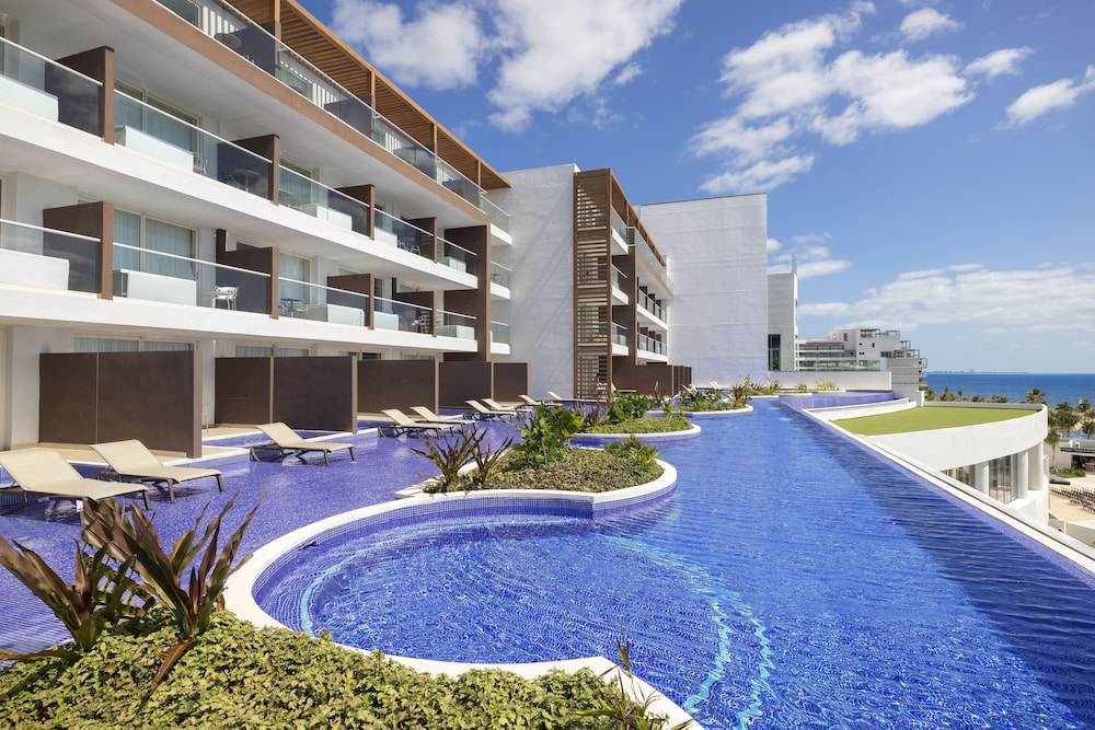 Luxury Junior Suite Ocean Front Swim Out Diamond Club - Photo 9