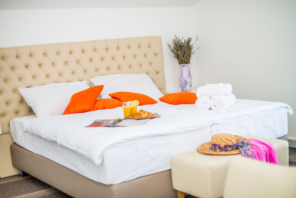 Double Room, Balcony, Sea View photo 3