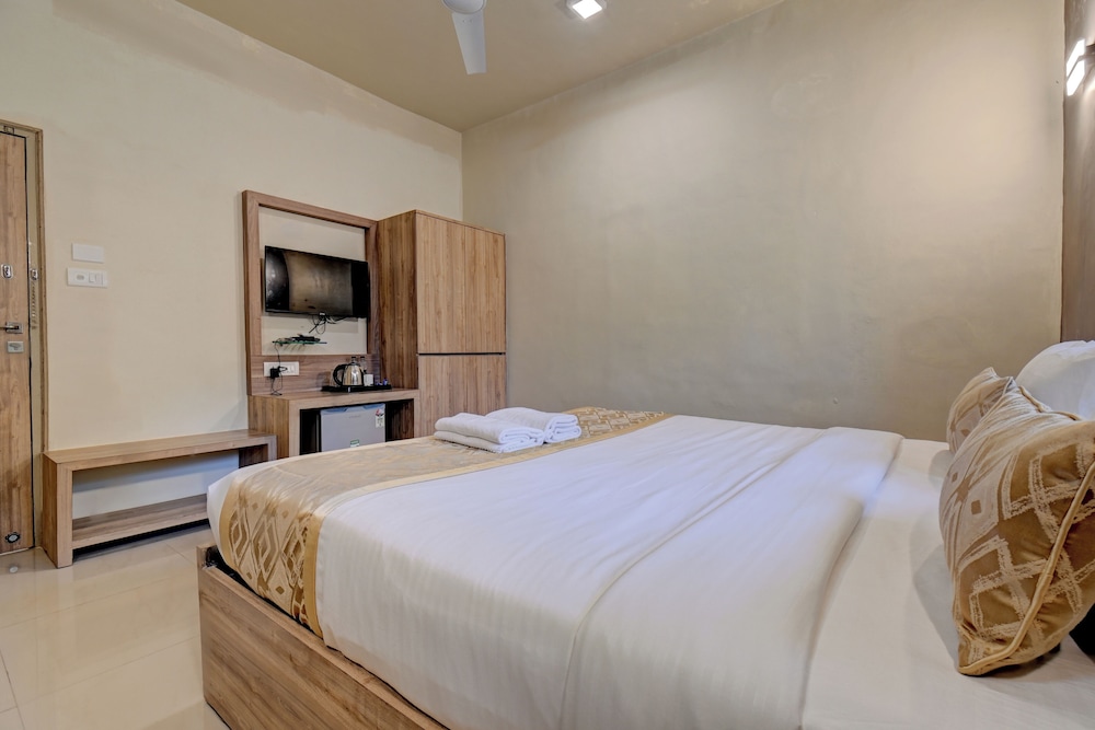 Executive Room, 1 Queen Bed photo 3