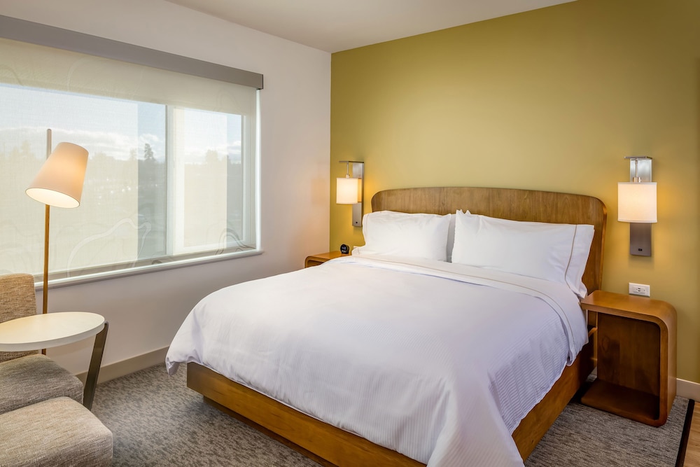 Standard Room, 1 King Bed - Photo 2