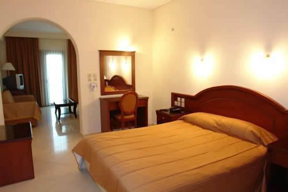 Standard Triple Room - Photo 1