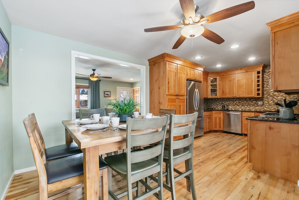 House, Multiple Beds, Patio, Garden View (1220 Juniper Ct)