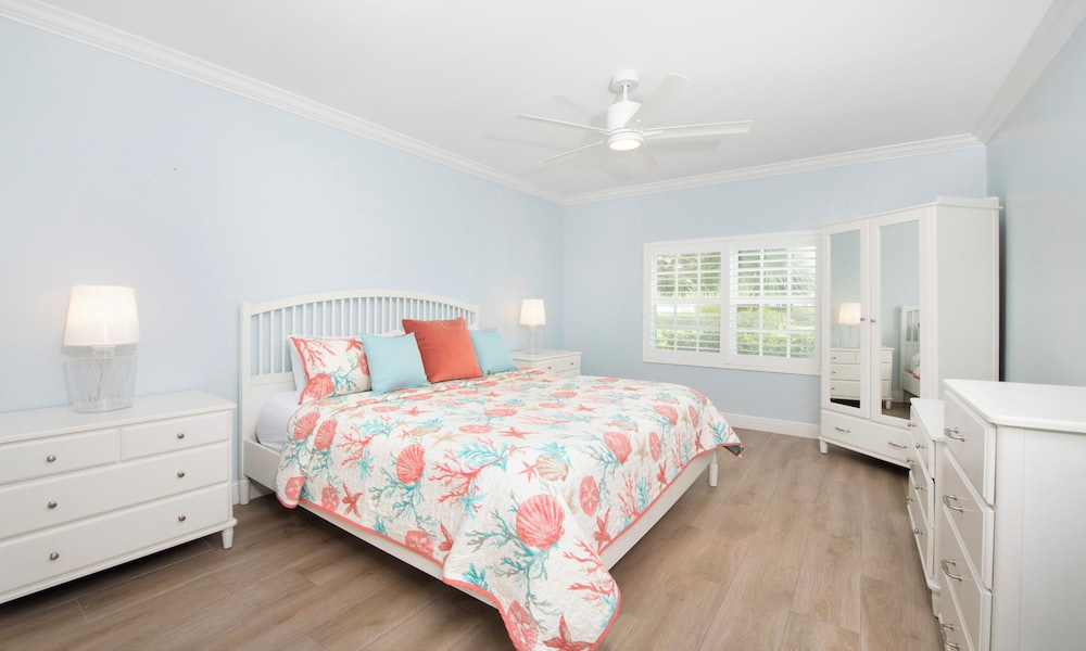 Unit 412 photo 2