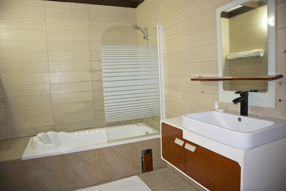 Deluxe Suite photo 2