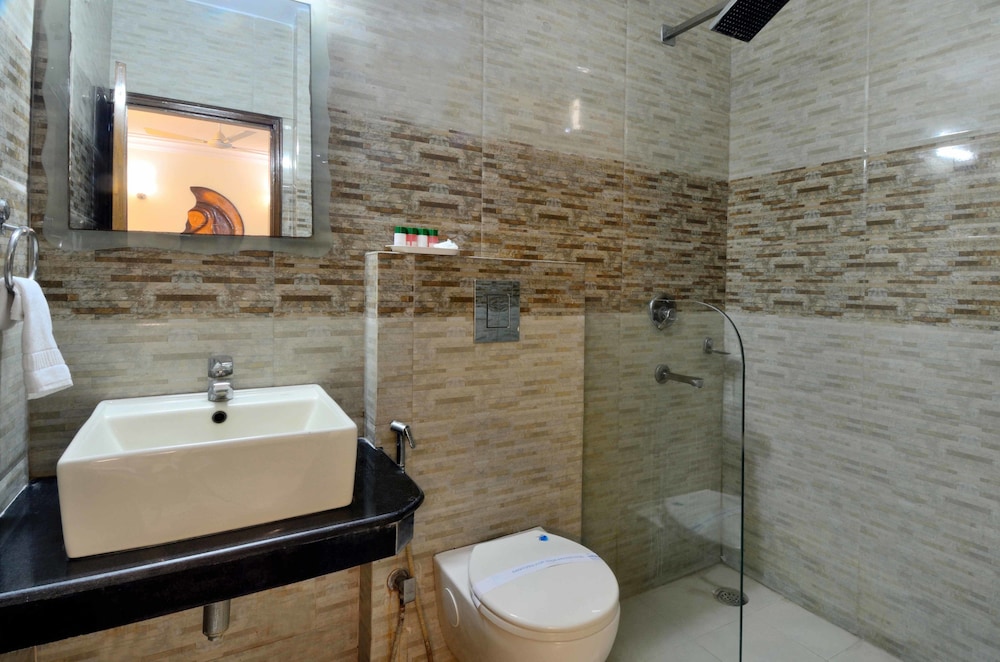 Deluxe Room With Free Wifi - Photo 3