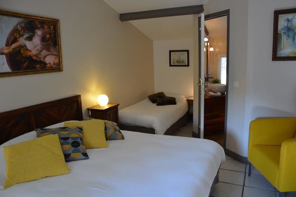 Comfort Triple Room, Non Smoking (Lavande) photo 1