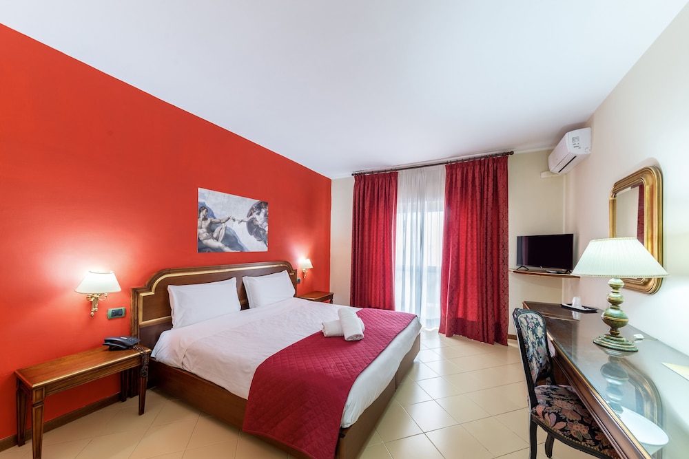 Standard Double or Twin Room photo 1