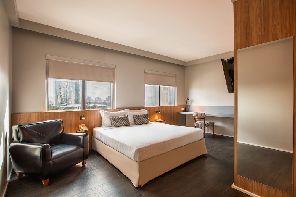 Standard Room, 1 Queen Bed, Accessible