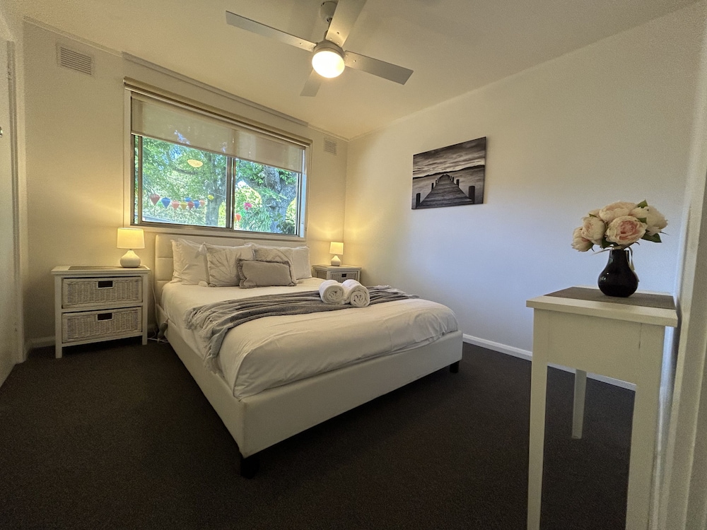 Superior Suite, 1 Queen Bed With Sofa Bed photo 2