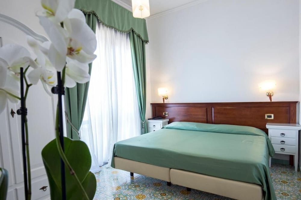 Standard Double or Twin Room - Photo 1