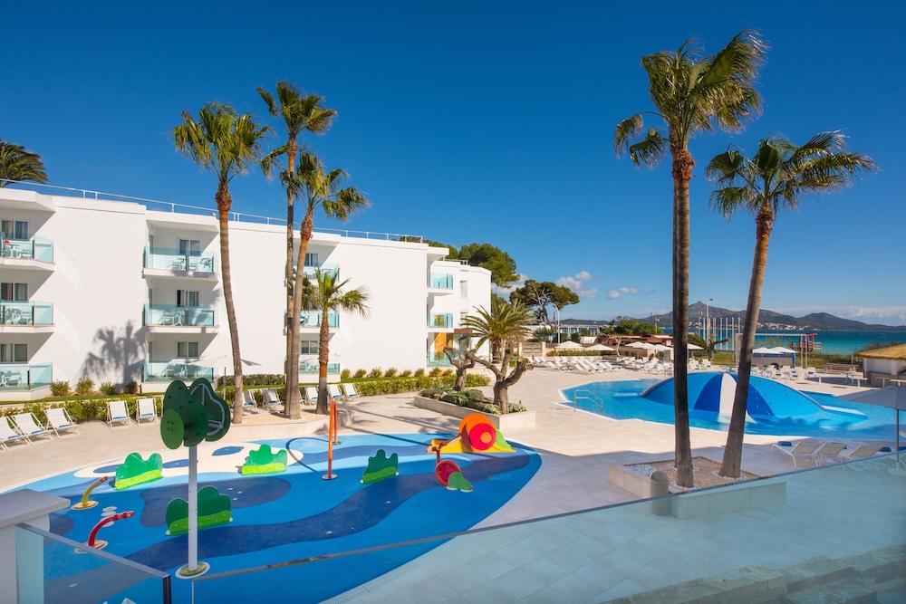 Habitación Familiar, Vista Parcial al Mar (2 Adultos y 2 Niños)
