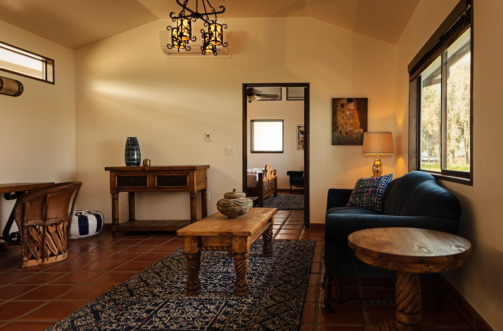 Romantic Studio Suite, 1 King Bed (La Novia) photo 2