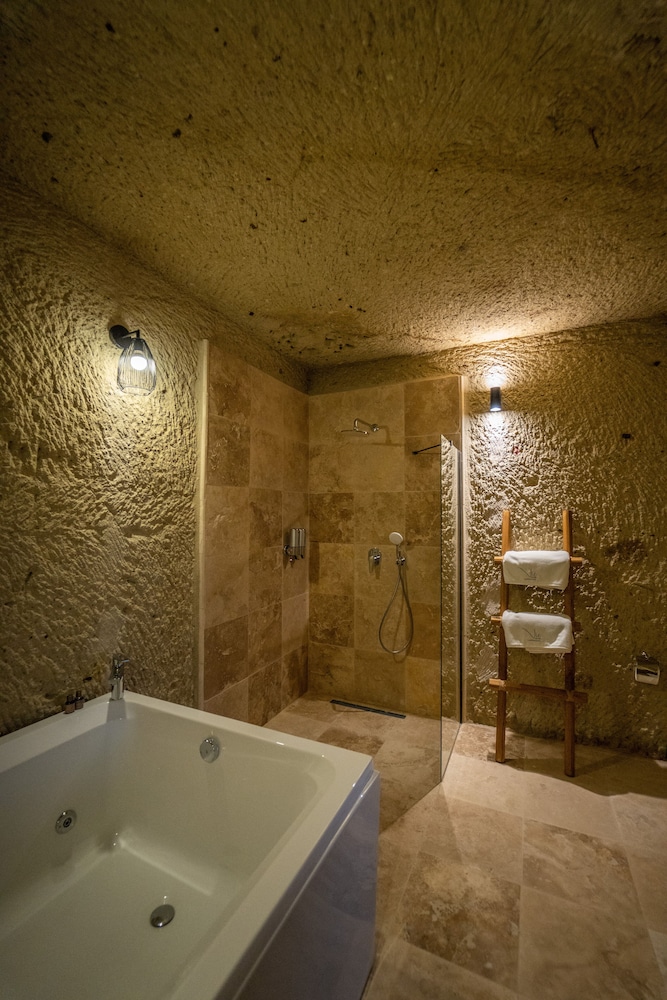 Deluxe Suite photo 3