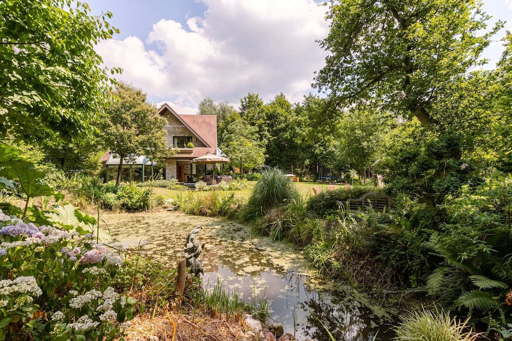 Villa photo 2