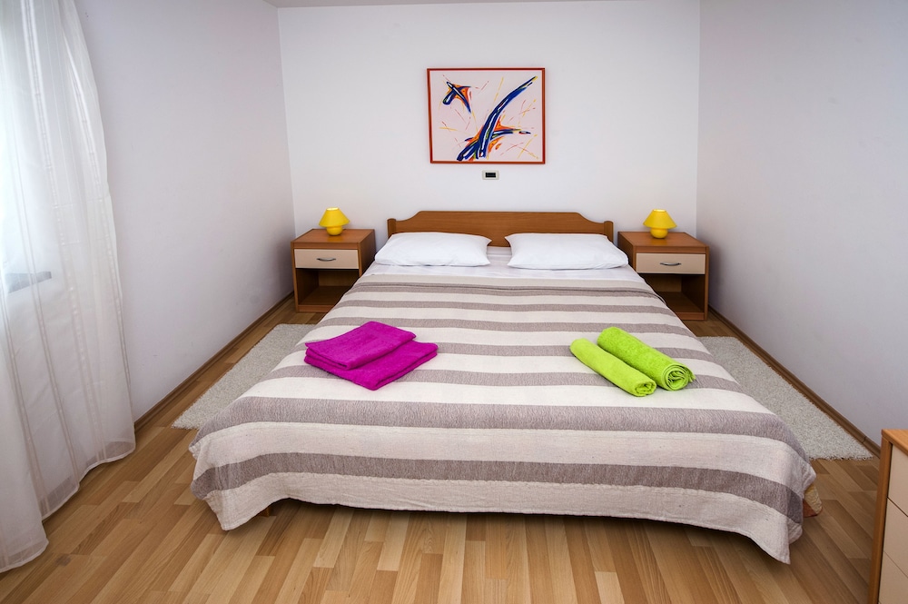 Premier Apartment, 2 Bedrooms, Garden View, Garden Area