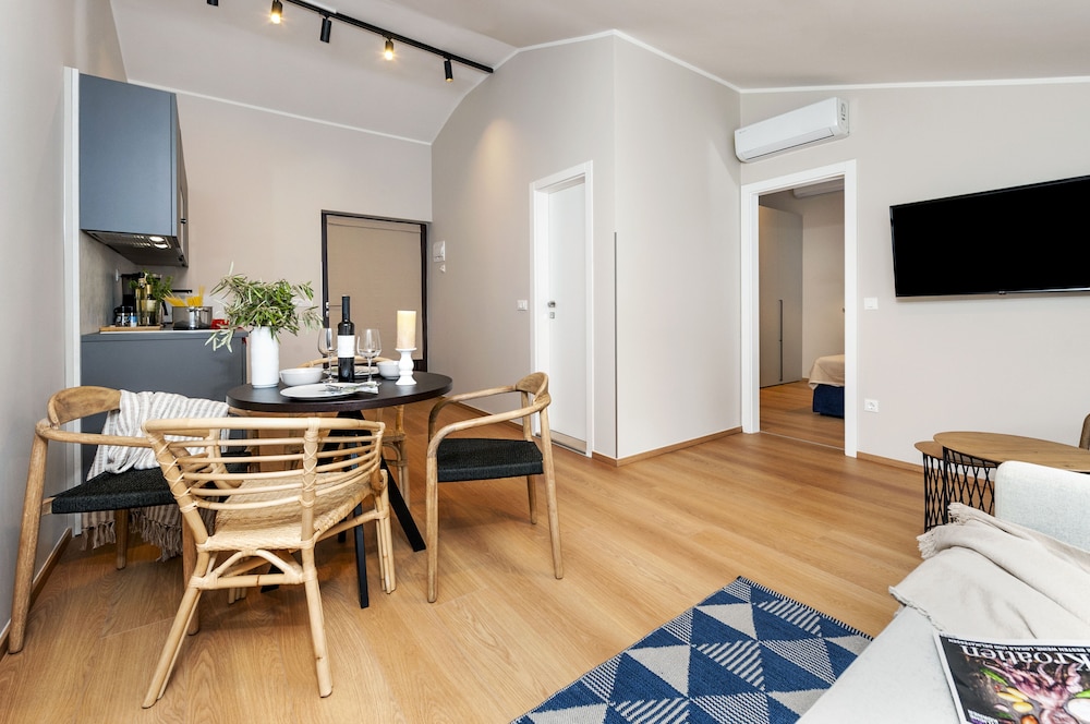 Deluxe Apartment, 1 Bedroom, Terrace - Photo 18