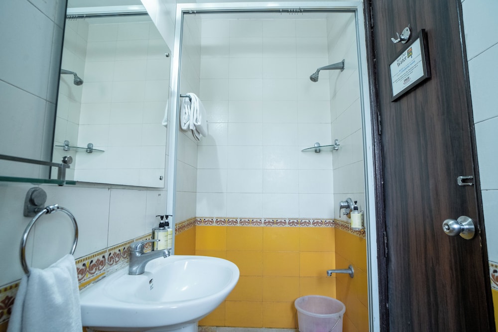 2 BHK Suite photo 2