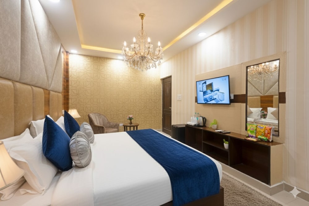 Deluxe Double Room, City View