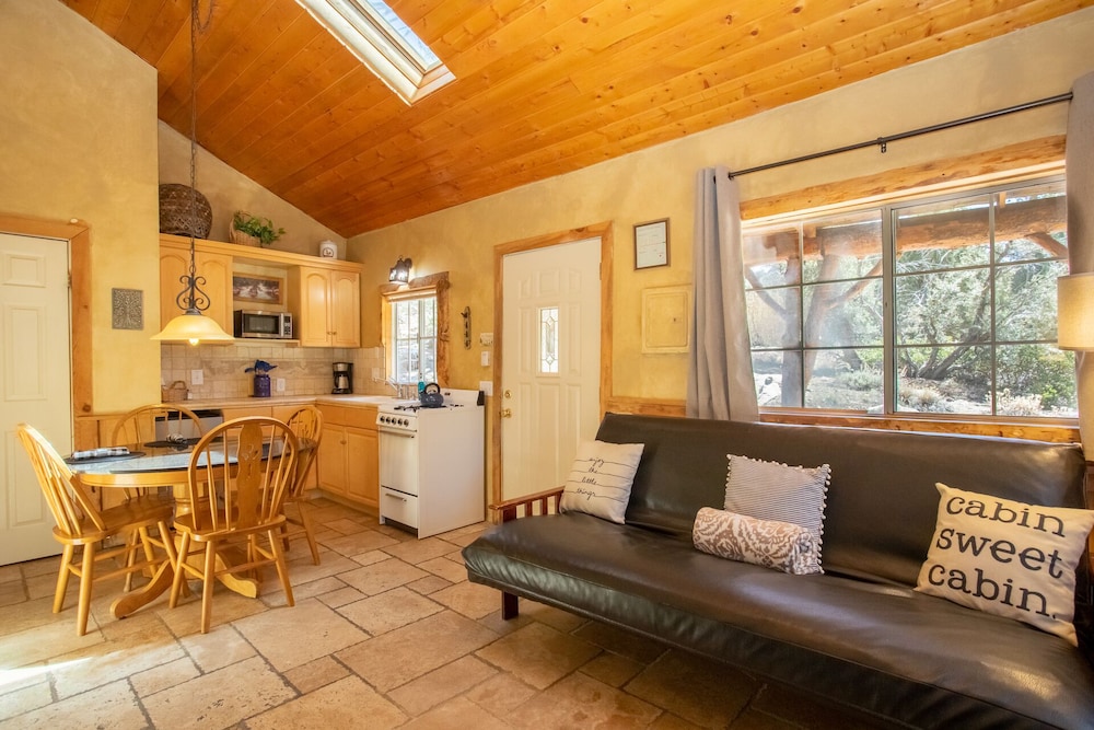 Standard Cabin, Ensuite, Mountain View (Hunters Lodge) photo 3