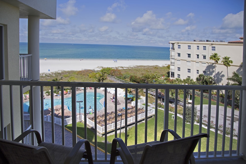 Suite, 2 Bedrooms (Side Gulf view with angled balcony) - Photo 6