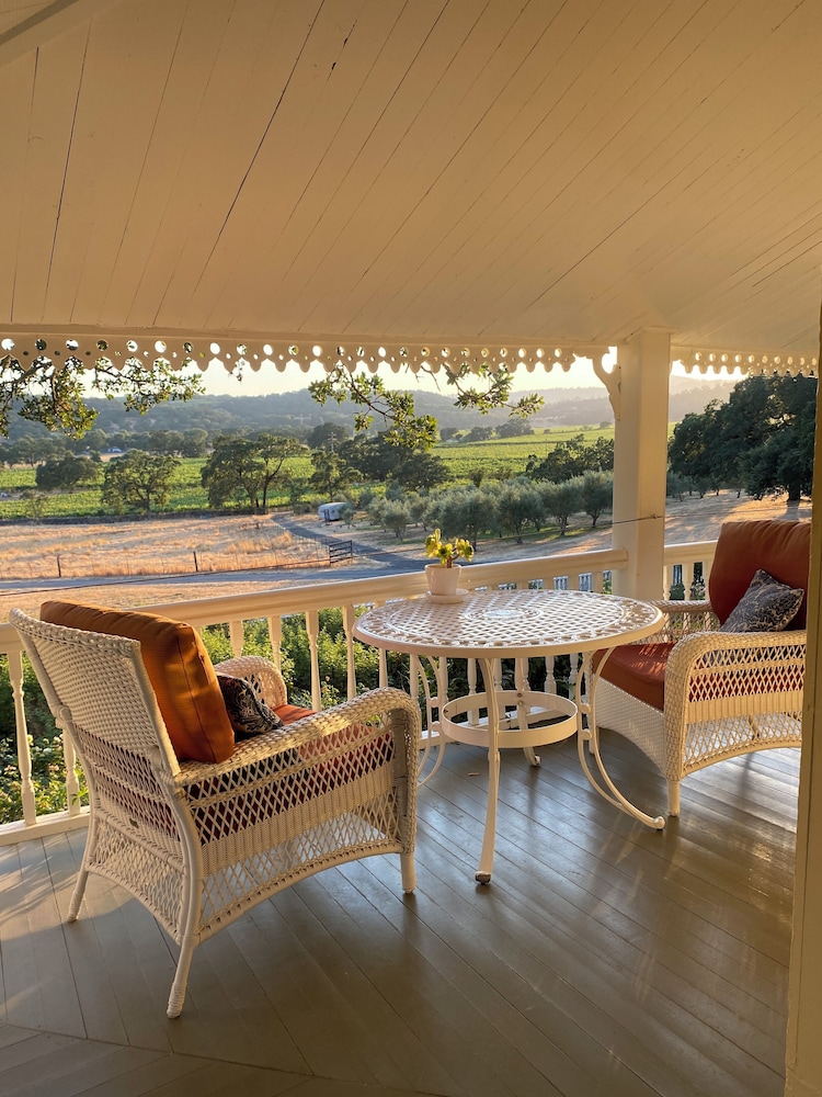 Panoramic Suite, Multiple Beds, Balcony, Garden View photo 2