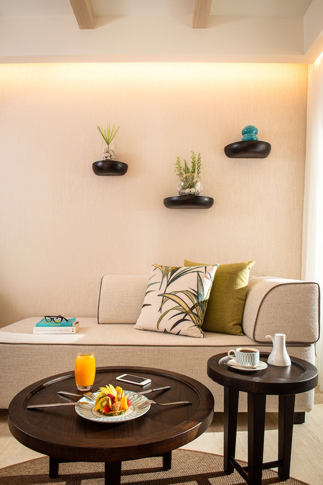 Superior double Sea View (Customized for mobility needs)