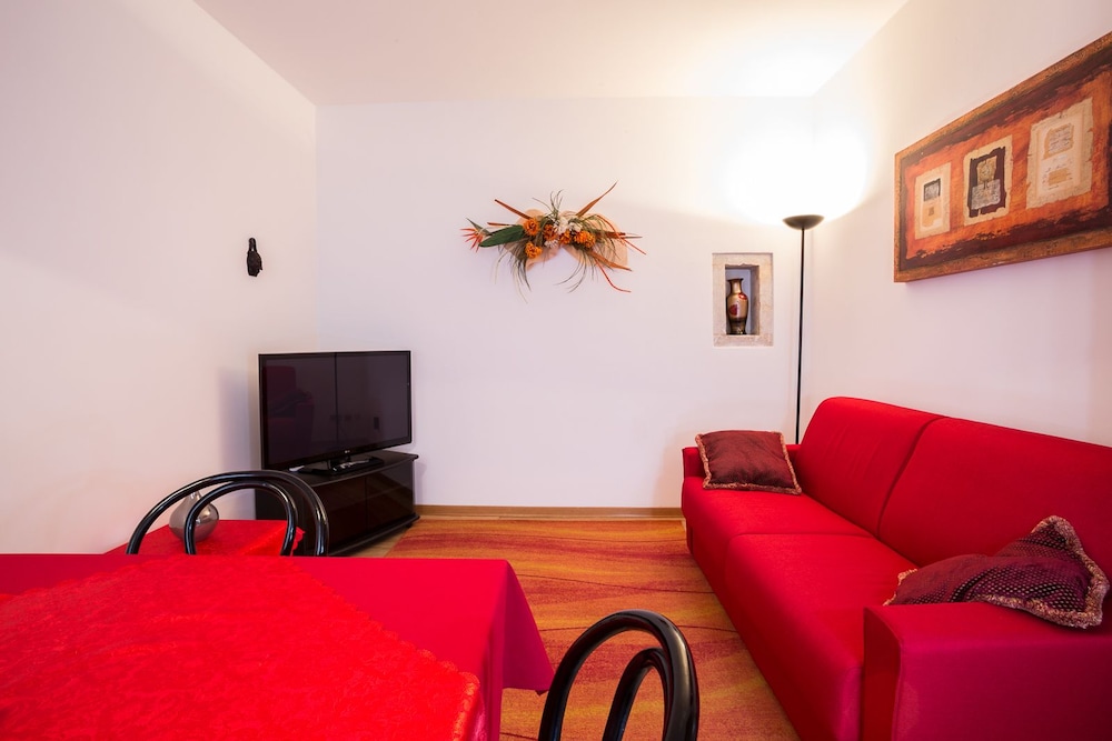 Apartment, 2 Bedrooms, Annex Building photo 1