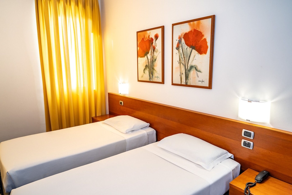 Double Room, 2 Twin Beds photo 1
