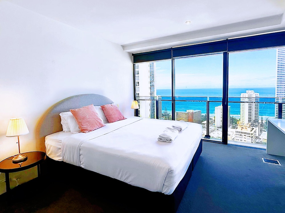 Luxury Apartment, 1.5 Bedroom, Kitchen, Ocean View photo 2