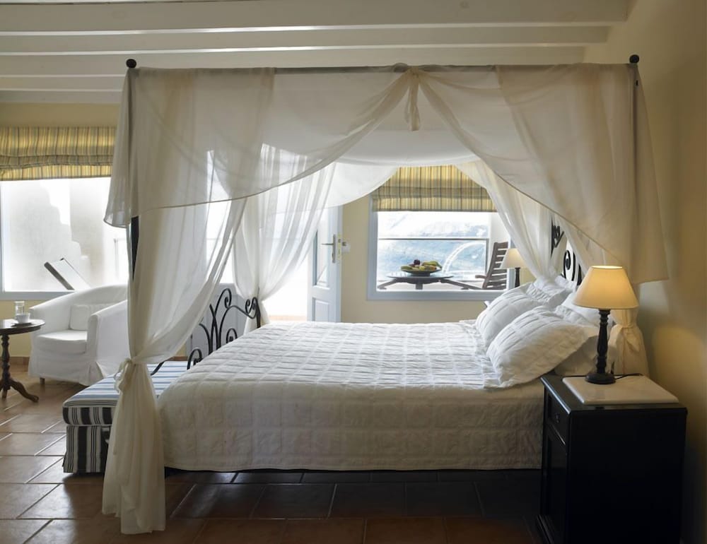 2BD Master Suite Caldera view