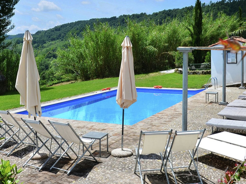 Villa photo 2