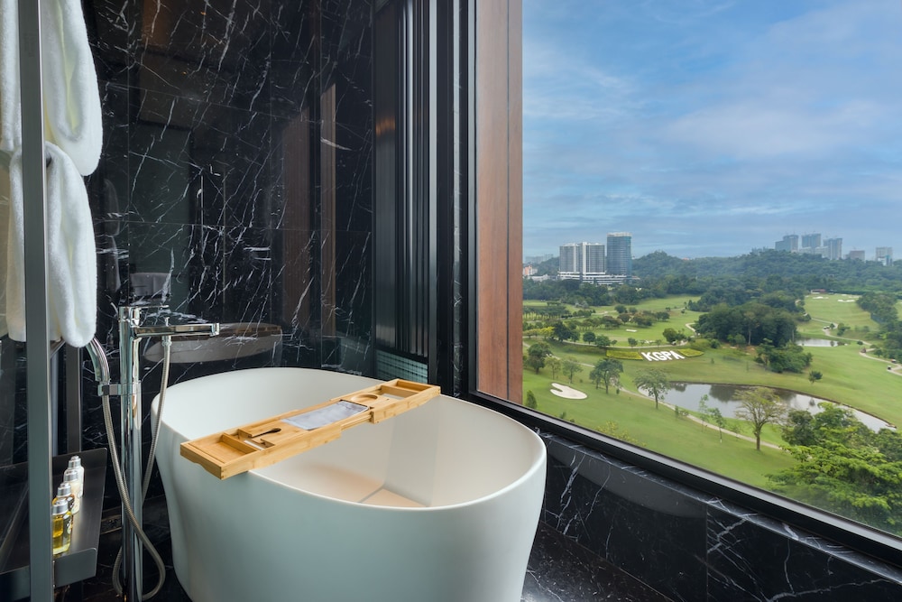 Executive Room, 1 King Bed, Golf View photo 3
