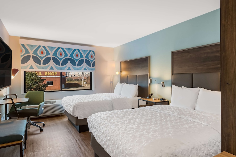 Room, 2 Queen Beds, Accessible (Hearing) photo 1
