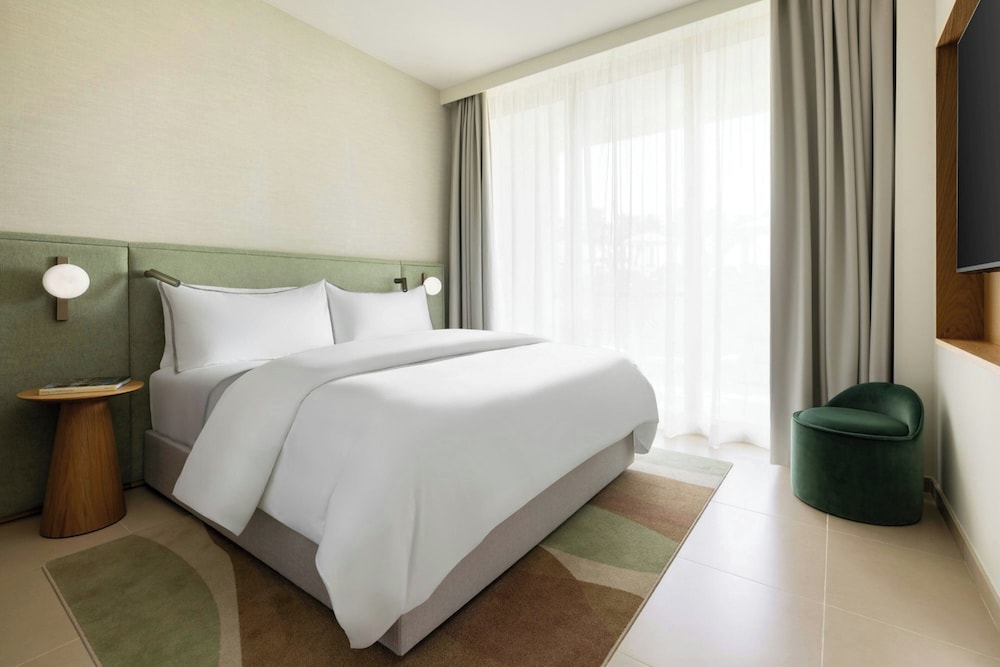 Deluxe Room, 1 King Bed, Balcony, Resort View - Photo 1