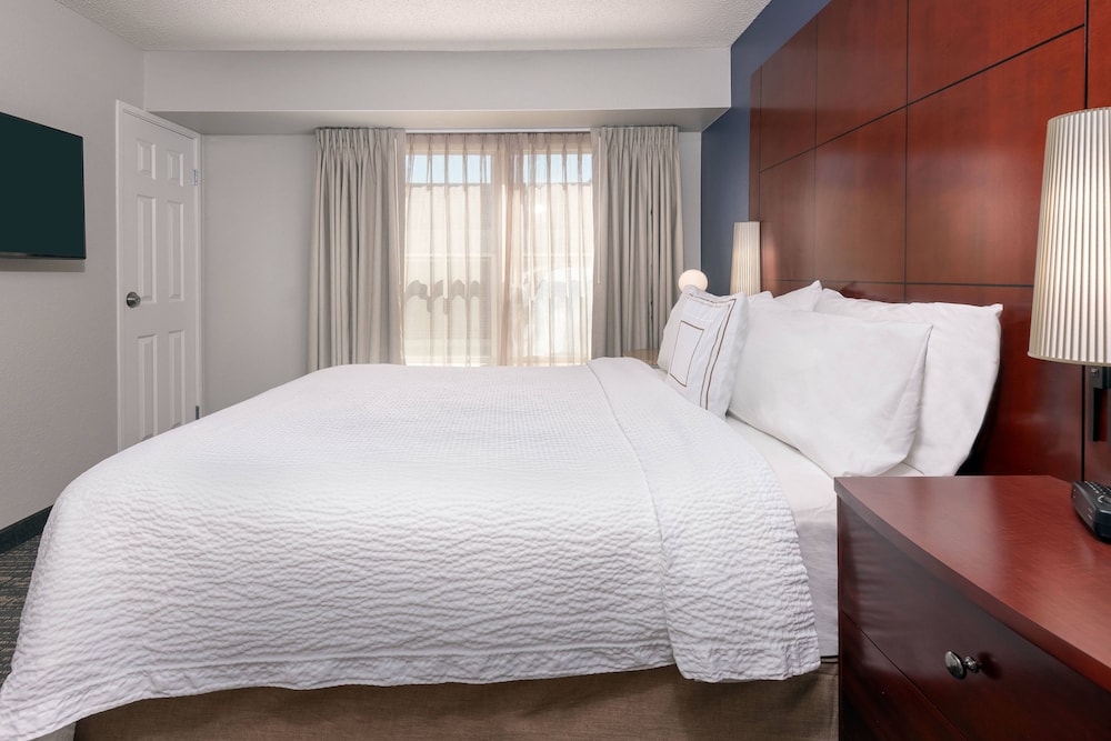 Suite, 1 Bedroom - Photo 3