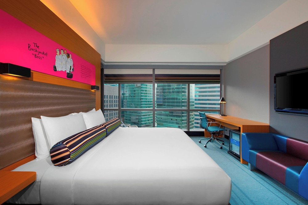 Room, 1 King Bed with Sofa bed, Corner photo 3