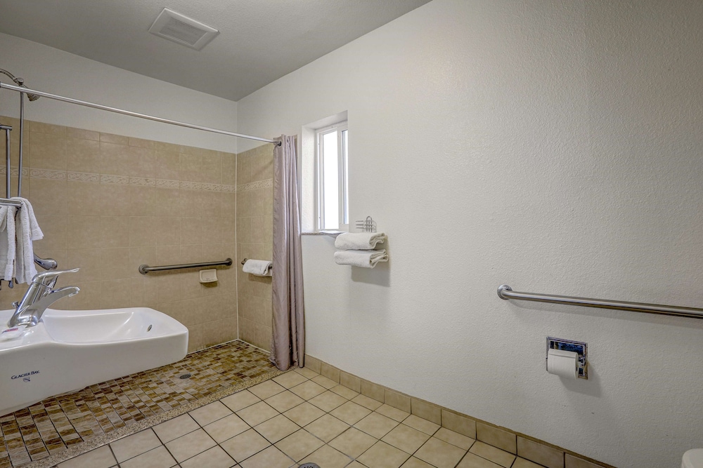 Standard Room, 1 Double Bed, Non Smoking - Photo 6